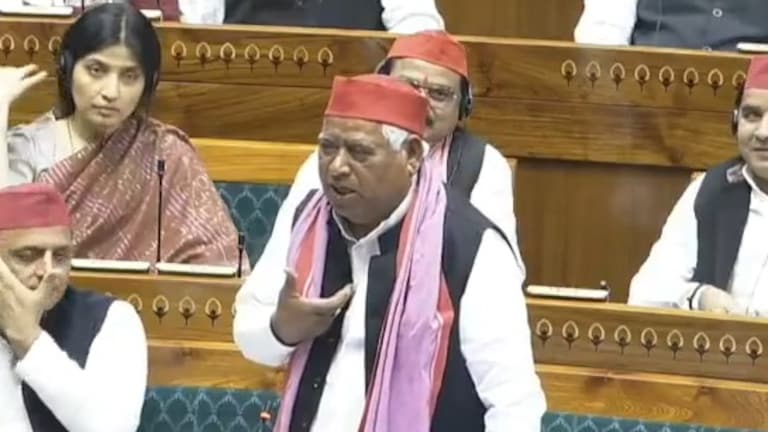 मैं कुत्ते की पूंछ नहीं...लोकसभा में CM योगी पर जमकर बरसे सपा सांसद अवधेश प्रसाद, ये सब कहा Awadhesh Prasad