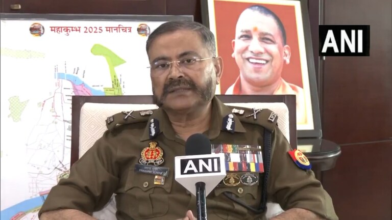 महाकुंभ भगदड़ में चली गई थी 30 लोगों की जान, UP डीजीपी ने गलती मानकर दिया ये बड़ा बयान UP DGP Prashant Kumar