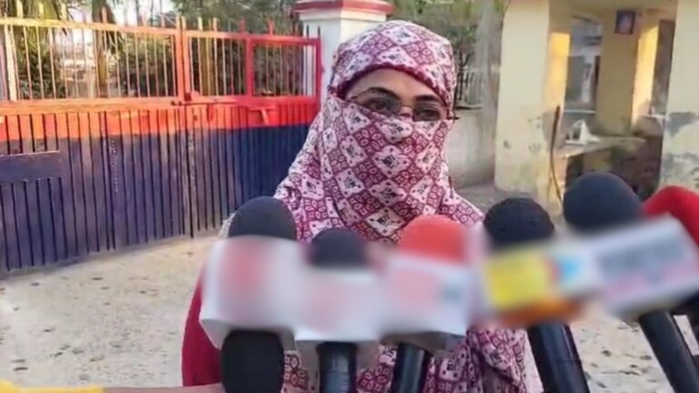 'वह मुझे अपने...', एटा में नकाबपोश महिला ने जेलर के खोले काले कारनामे UP Tak