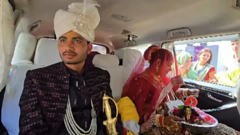 झांसी में दुल्हन की विदाई के लिए बुलाए गए 12 बुलडोजर, ये सब देख दूल्हे ने कही ये बात Jhansi News