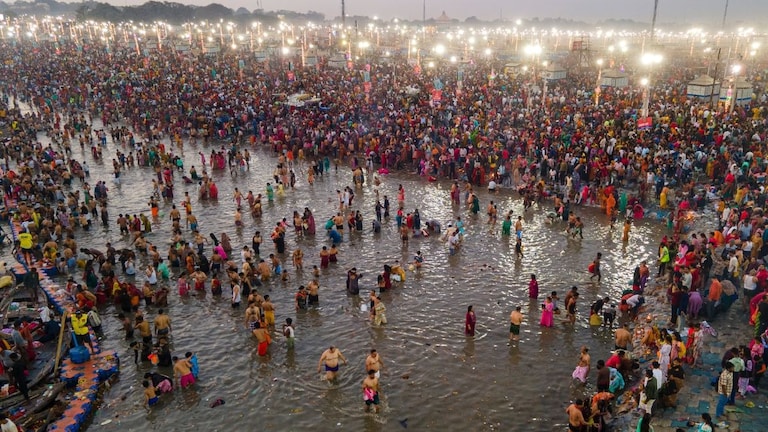 13 जनवरी से लेकर 22 फरवरी तक महाकुंभ में कितने करोड़ श्रद्धालुओं ने त्रिवेणी संगम में लगाई डुबकी? महाकुंभ 2025