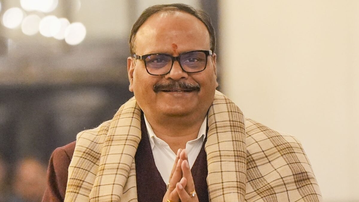 मुलायम सिंह यादव पर ब्रजेश पाठक ने जैसे ही ये बोला मच गया बवाल, महाना खड़े होकर कहने लगे- सदन मेरी मर्जी से चलेगा Brajesh Pathak, Deputy Chief Minister Brajesh Pathak, Samajwadi Party, BJP, Uttar Pradesh Assembly, UP News