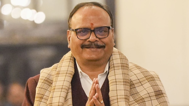 मुलायम सिंह यादव पर ब्रजेश पाठक ने जैसे ही ये बोला मच गया बवाल, महाना खड़े होकर कहने लगे- सदन मेरी मर्जी से चलेगा Brajesh Pathak, Deputy Chief Minister Brajesh Pathak, Samajwadi Party, BJP, Uttar Pradesh Assembly, UP News