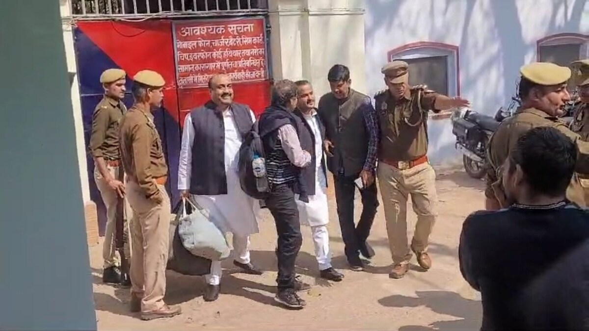 17 महीने बाद हरदोई जेल से बाहर आए अब्दुल्ला आजम, सामने आई उनकी पहली तस्वीर, अब सीधे यहां जाएंगे Abdullah Azam News