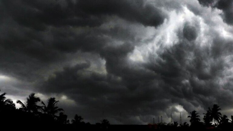 UP Weather: यूपी के इस हिस्से का जल्द ही बिगड़ने का वाला है मौसम, IMD ने दी ये चेतावनी! UP Weather Update