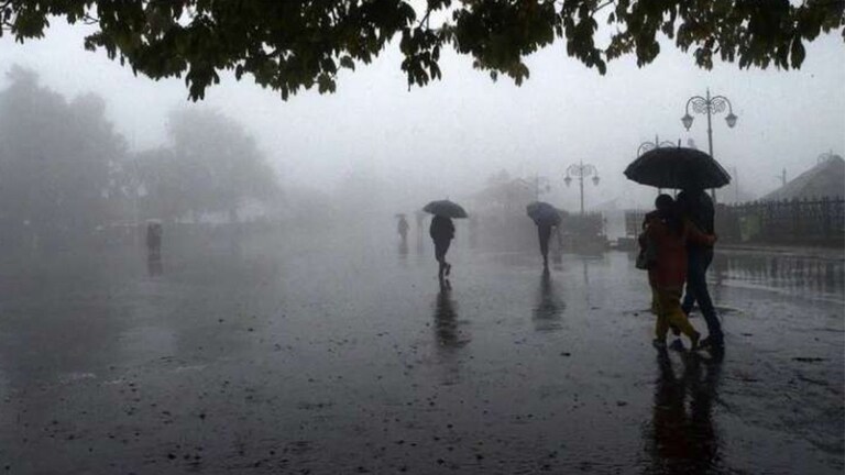 मेरठ से वाराणसी तक...IMD ने बताया कहां-कहां होगी बारिश, मौसम पलटने का किया ये इशारा UP Weather Update