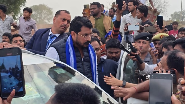 मथुरा में नगीना सांसद चंद्रशेखर आजाद के काफिले पर पथराव, मारने वाले कौन थे? Chandrashekhar Azad