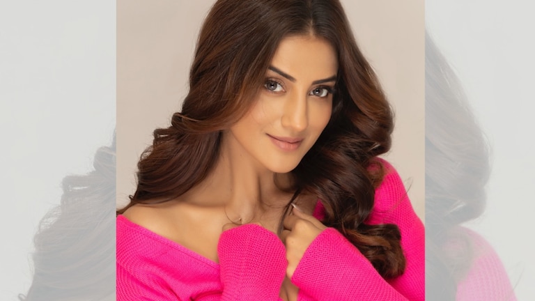 31 साल की अक्षरा सिंह के पास करोड़ों की प्रॉपर्टी, भोजपुरी की इस सुंदरी की नेटवर्थ चौंका देगी Akshara Singh net worth