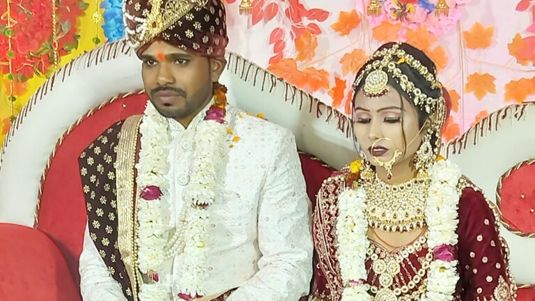 अयोध्या के प्रदीप और शिवानी सुहागरात मनाने गए मगर सुबह रूम में ही मिली बॉडी, क्या हुआ दोनों के साथ? Ayodhya Crime News, Ayodhya News, Ayodhya Bride and groom died, Ayodhya Bride and groom died before reception, wedding night couple died, wedding night couple died in Ayodhya, UP Crime News, UP News, Uttar Pradesh