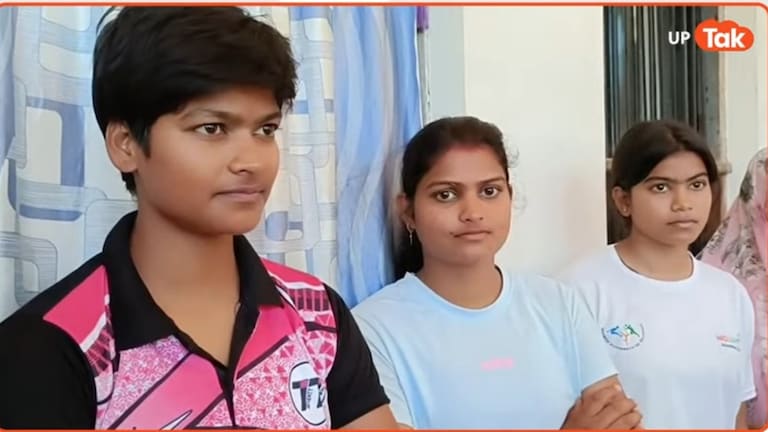 जौनपुर की 3 बहनों ने एक साथ निकाल ली यूपी पुलिस सिपाही भर्ती, देखिए इनकी कहानी और जानिए कैसे मिली सफलता Jaunpur sisters UP Police