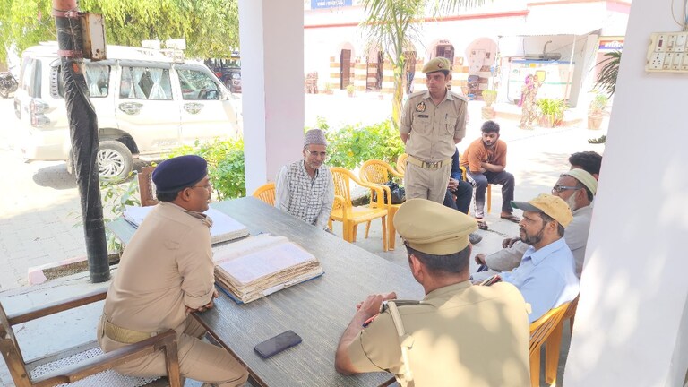 संभल में अब सैयद सालार मेला नहीं मना पाएंगे मुसलमान! परमिशन लेने गए थे तो ASP श्रीशचंद्र ने सुना डाला पर क्यों? Sambhal, Sambhal News, Sambhal Police, Sambhal Viral Video, Sambhal ASP, Sambhal Viral News, UP News, संभल, संभल न्यूज, संभल वायरल न्यूज, संभल एएसपी, यूपी न्यूज