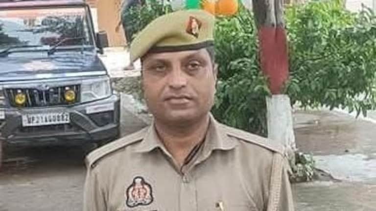 मुरादाबाद में तैनात कांस्टेबल अमित कुमार ने क्यों की अपनी जिंदगी खत्म? आखिरी नोट पढ़कर चौंकी पुलिस भी Moradabad, Moradabad News, Moradabad Police, Moradabad Viral News, Moradabad Crime News, up news, मुरादाबाद, मुरादाबाद न्यूज, मुरादाबाद पुलिस, यूपी न्यूज