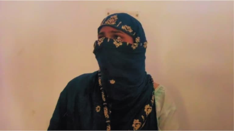 गाजियाबाद में आरती ने अपने 63 साल के ससुर पाती सिंह को क्यों दी दर्दनाक मौत? रूम की ये कहानी सामने आई Ghaziabad Crime News, Ghaziabad Murder Case, Woman Kills Father in Law, Elderly Man Killed by Daughter in Law, Ghaziabad Elderly Man Killed, Ghaziabad News, UP News, UP Crime News, Uttar Pradesh, Ghaziabad Police