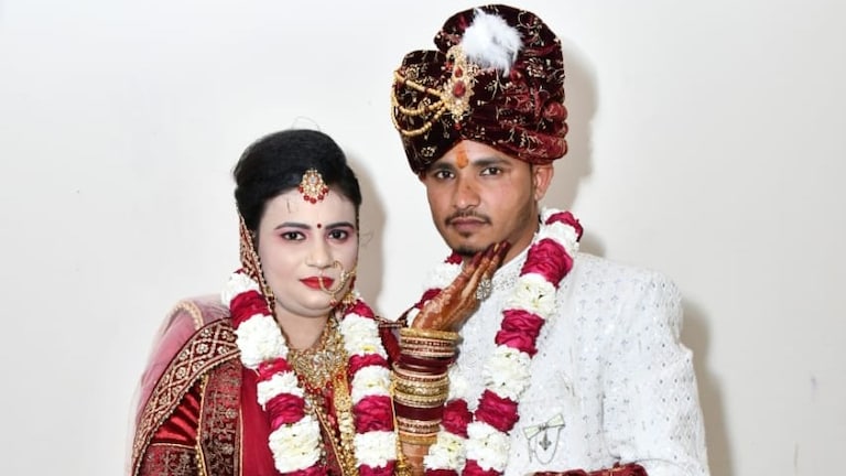 मुंह दिखाई में मिले रुपये से हत्यारिन दुल्हन प्रगति यादव ने पति दिलीप को मरवा दिया! मर्डर की पूरी कहानी पता चली Auraiya, Auraiya News, Auraiya Crime News, Auraiya Police, Auraiya Pragati Yadav, Auraiya Pragati Yadav case, Auraiya Dilip Yadav Case, UP News, UP Crime, औरैया, औरैया न्यूज, औरैया क्राइम, प्रगति यादव, दिलीप यादव, यूपी न्यूज, यूपी क्राइम