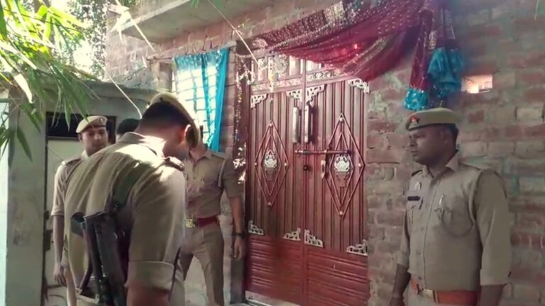शाहजहांपुर के राजीव धानुक ने अपने 4 बच्चों के साथ खुद को भी मार डाला, क्यों उठाया इतना बड़ा कदम? Shahjahanpur, Shahjahanpur News, Shahjahanpur Police, Shahjahanpur Viral News, Shahjahanpur Crime, UP News, शाहजहांपुर, शाहजहांपुर न्यूज, शाहजहांपुर पुलिस, शाहजहांपुर क्राइम, यूपी न्यूज