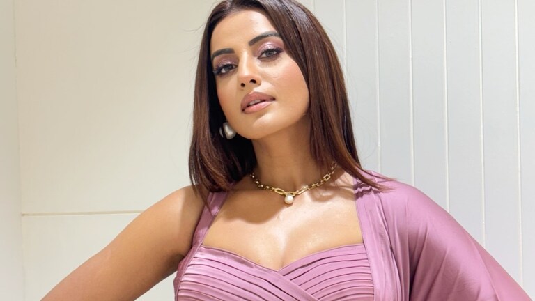 अक्षरा सिंह की टोंड फिगर का ये है सीक्रेट, परफेक्ट बॉडी के लिए करती हैं ये सब Akshara Singh