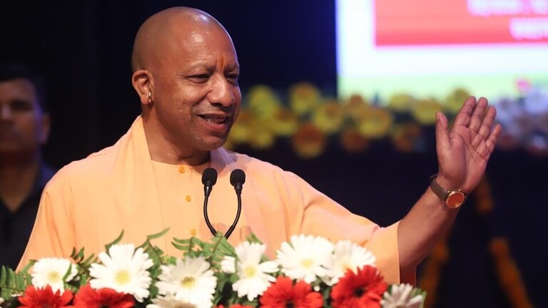 नवरात्रि में मीट दुकानों को बंद करने को लेकर लखनऊ में रोड पर उतरे हिंदू संगठन, इसी बीच CM योगी का आया ये आदेश Lucknow News, Lucknow Viral News, Lucknow, UP News, UP Viral News, up news, लखनऊ, लखनऊ न्यूज, यूपी न्यूज, नवरात्रि