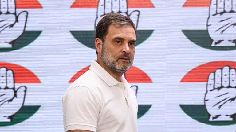 'चीन जमीन कब्जा रहा और विदेश सचिव चीनी राजदूत संग साथ काट रहे केक...' संसद में राहुल गांधी ने बोला तीखा हमला Rahul Gandhi News