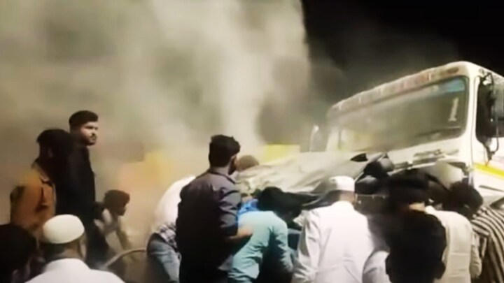 नैनीताल घूमकर लौट रही थीं शिवानी और सिमरन, गूगल मैप से रास्ता खोजते-खोजते मुरादाबाद में हो गया जानलेवा एक्सिडेंट! Moradabad News