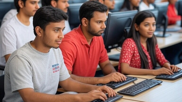 कंप्यूटर सीखें और वो भी बिना फीस दिए! कौन-कौन बन सकता है यूपी की Computer Training Scheme का हिस्सा? UP Computer Training Scheme