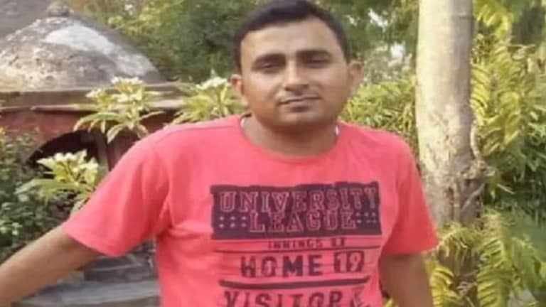 हेलिकॉप्टर से कूदे एयरफोर्स जवान रामकुमार तिवारी मगर पैराशूट नहीं खुला, गांव में शव आया तो पत्नी-बच्चे हुए बेसुध Indian Air Force, IAF Akash Ganga Skydiving Team, pratapgarh, pratapgarh News, UP Viral News, agra