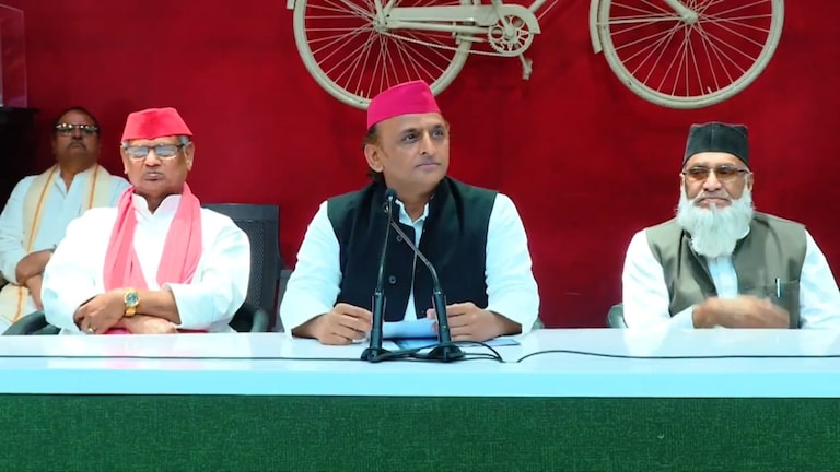 अपने दलित सांसद रामजी लाल सुमन को लेकर आरपार के मूड में अखिलेश, CM योगी आदित्यनाथ को कही ये बात Akhilesh on Dalit MP Ramji Lal Suman