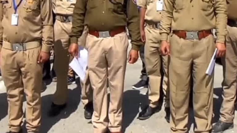 UP के 34092 PRD जवानों के लिए बड़ी खबर! पहले उन्हें मिलते थे दिन के 395 रुपये, इसमें हुई अब 26% की बढ़ोतरी  Good News For UP PRD Jawans: