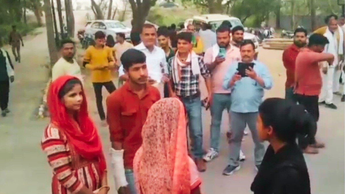 Farrukhabad, Farrukhabad News, Farrukhabad Viral News, UP News, Farrukhabad Viral News, UP Viral News,  Muslim girl accepted Hinduism, Sabina became Suman, Sabina Vijay love story, फर्रुखाबाद, फर्रुखाबाद न्यूज, यूपी न्यूज, यूपी तक, यूपी वायरल