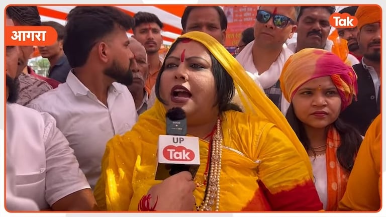 नाक रगड़कर माफी मांगनी होगी...आगरा में करणी सेना की महिलाओं का सांसद रामजी लाल सुमन पर फूटा गुसा, खूब सुनाया Agra News