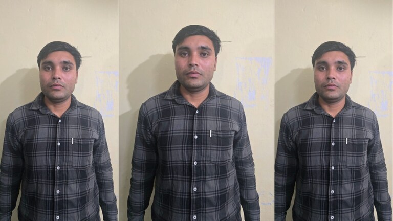 अमरोहा के सिपाही पुष्पेंद्र उर्फ रेहान और लड़की जैनब उर्फ जान्ह्वी के रिश्ते की ये कहानी आपका दिमाग घुमा देगी UP News, UP Viral News, UP Hindi News, UP Viral, UP Police, Amroha, Amroha News, Amroha Viral News, Amroha Viral, अमरोहा, अमरोहा न्यूज, अमरोहा वायरल न्यूज, यूपी न्यूज, यूपी वायरल न्यूज, यूपी पुलिस