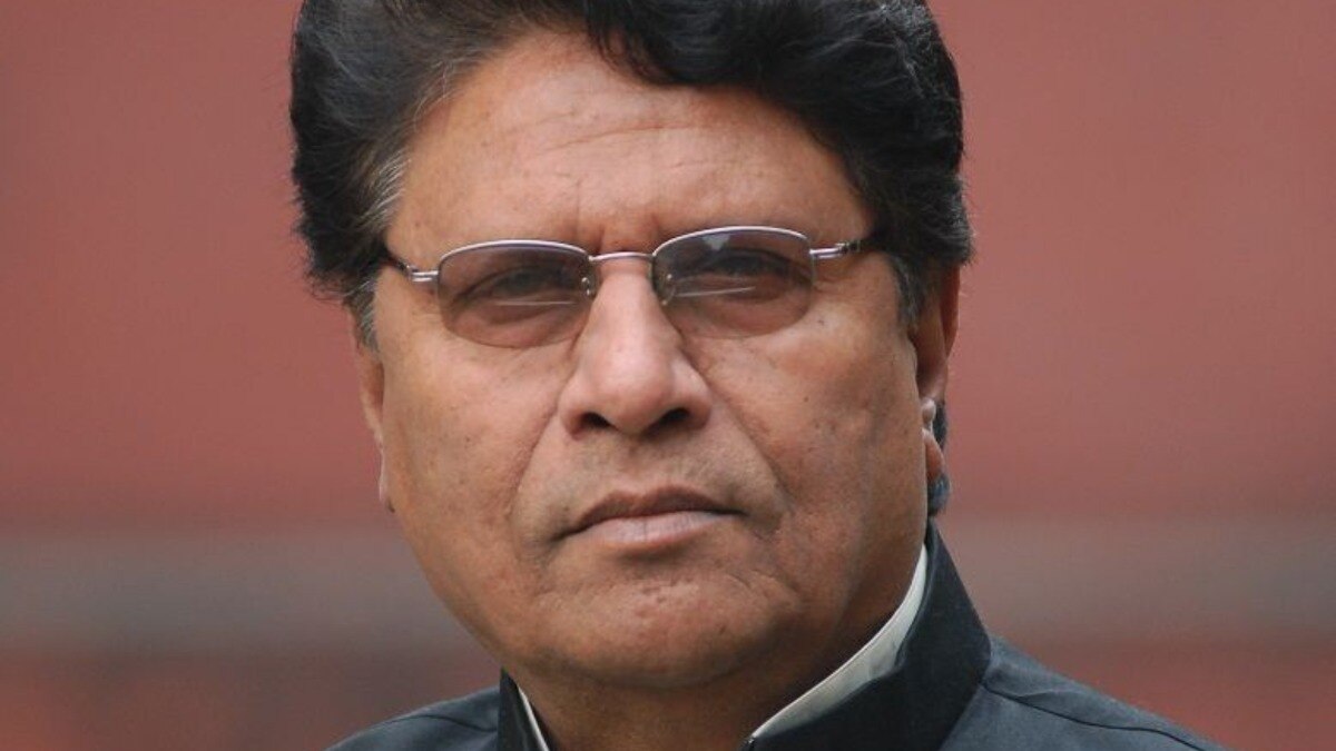 Ramjilal Suman, SP MP Ramjilal Suman, Samajwadi Party MP Ramjilal Suman, SP, Samajwadi Party, Akhilesh Yadav, Akhilesh Yadav News, UP News, UP Viral News, रामजीलाल सुमन, अखिलेश यादव, आगरा, सपा, राणा सांगा, मंदिर के नीचे बौद्ध मठ, यूपी न्यूज