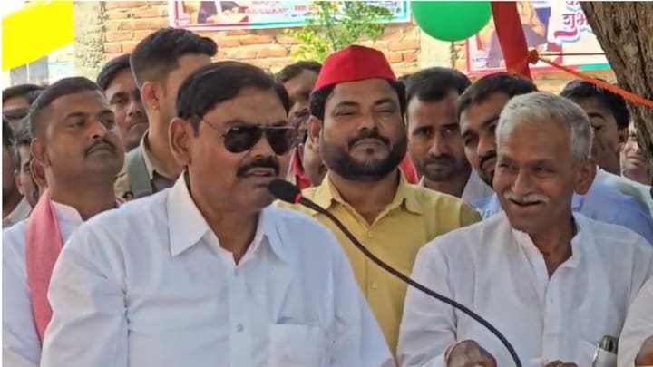 ‘मंदिर में ताकत होती तो…’ सपा नेता इंद्रजीत सरोज ने हिंदू देवी-देवताओं पर की विवादित टिप्पणी, क्या बोल गए? SP MLA Indrajeet Saroj, SP MLA Indrajeet Saroj on Temples, SP MLA Controversial Statement on Temple, Indrajeet Saroj Controversial Statement on Temples, Indrajeet Saroj Controversy, Indrajeet Saroj News, Samajwadi Party, UP News