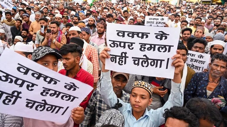 वक्फ संशोधन विधेयक पर सुप्रीम कोर्ट ने सरकार को दिया 7 दिन का वक्त, इस बीच जानिए प्रॉपर्टी का क्या होगा UP Tak