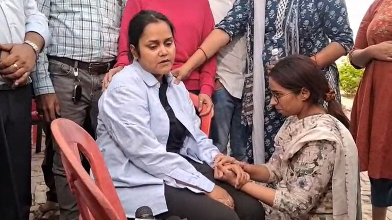 पति शुभम की बॉडी लेकर कानपुर लौटी पत्नी ऐशान्या दिखी बदहवास, आतंकियों ने क्या किया वीडियो में सब बताया Shubham wife Aashanya video statement