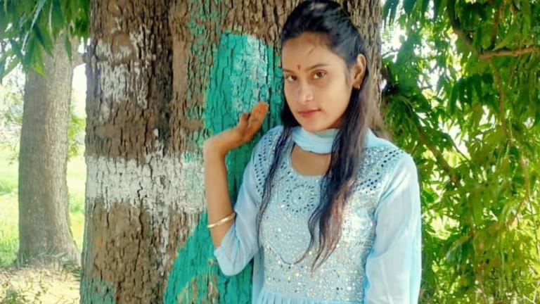 शादी से 12 दिन पहले झांसी मेडिकल कॉलेज में हुई प्रियंका की मौत, क्या हुआ? पिता ने किया चौंकाने वाला दावा Jhansi, Jhansi News, Jhansi Viral News, Jhansi Police, UP News, UP Viral News, झांसी, झांसी न्यूज, यूपी न्यूज