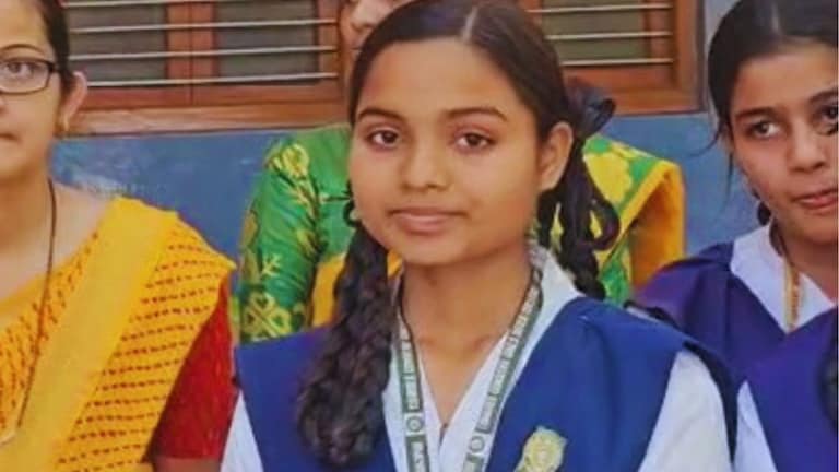 यूपी बोर्ड 10वीं परीक्षा में गाजीपुर को टॉप करने वाली गंगा से मिलिए, पाई इतने नंबर कि जिले में मच गया हल्ला Ghazipur Topper Ganga