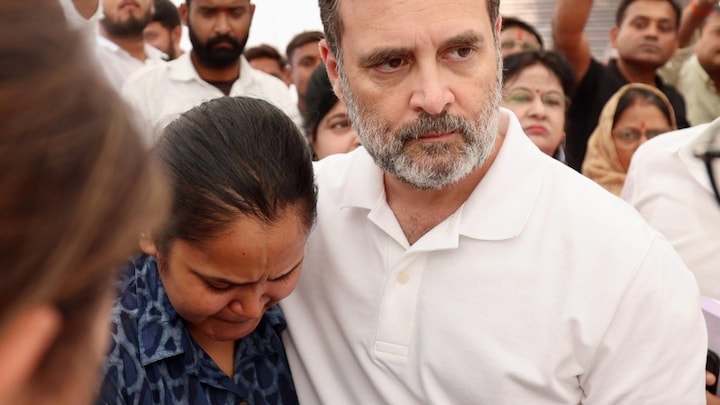 पहलगाम में मारे गए शुभम की पत्नी ऐशन्या से मिलने के बाद राहुल गांधी ने क्या वादा किया? Rahul Gandhi With Shubham Wife