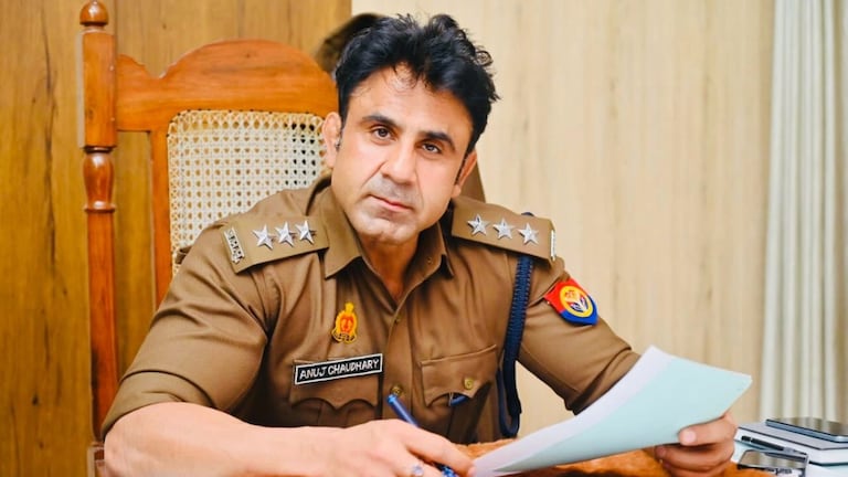संभल के दबंग सीओ अनुज चौधरी का हुआ ट्रांसफर, जानिए कहां मिली नई पोस्टिंग CO Anuj Chaudhary, Sambhal CO Anuj Chaudhary, CO Anuj Chaudhary News, Sambhal, Sambhal news, Sambhal police, up news, संभल, सीओ अनुज चौधरी, संभल सीओ अनुज चौधरी, यूपी न्यूज, संभल पुलिस