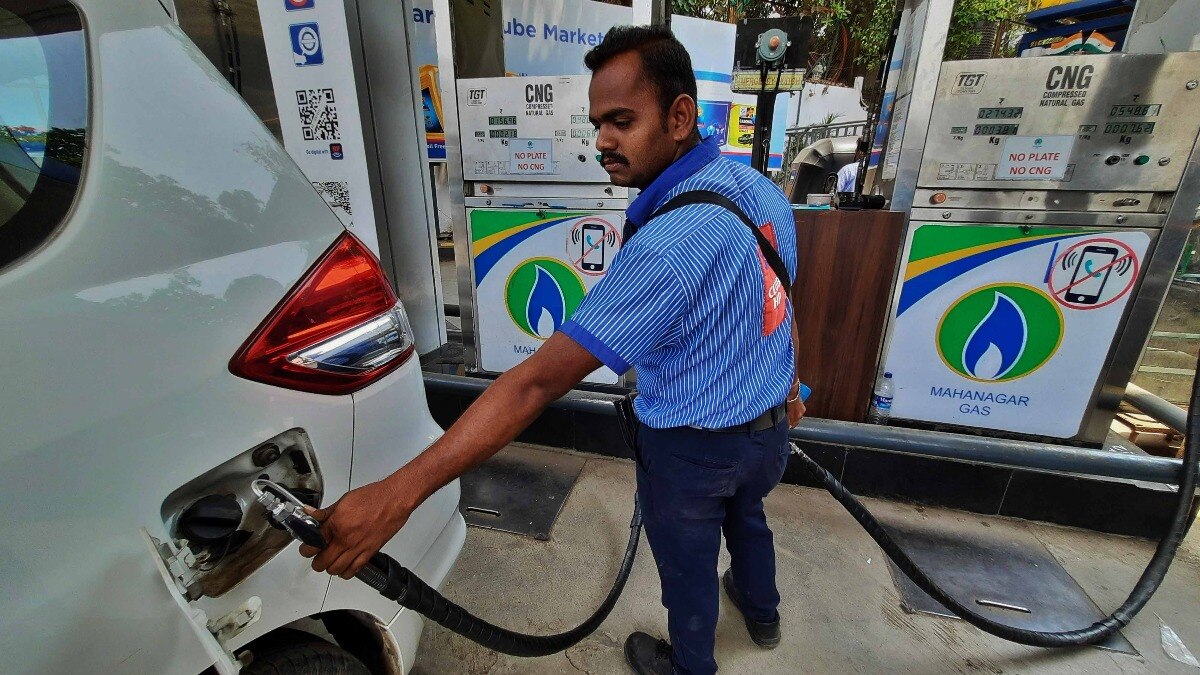 Noida News, Noida CNG Rate, CNG Rate, CNG Price Hike in Noida, CNG Price Hike in UP, CNG Price Hike NEWS, UP NEWS