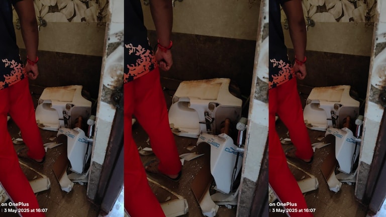 टॉयलेट शीट पर बैठे आशू नागर ने जैसे फ्लश बटन दबाया हुआ धमाका, अस्पताल में करना पड़ा एडमिट, नोएडा में आखिर ऐसा क्यों हुआ? Noida, Noida News, Noida Viral news, Noida viral video, Noida viral, Greater Noida, Greater Noida News, UP News, UP Viral news, up viral video, नोएडा, नोएडा न्यूज, ग्रेटर नोएडा, यूपी न्यूज