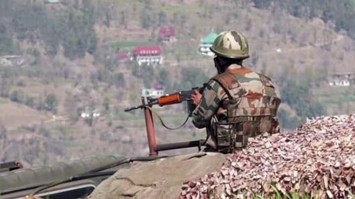 क्या सीमा पर टेंशन के बीच घर में 50000 कैश, गाड़ियों की टंकी फुल, 2 महीने की दवा, राशन स्टॉक करने को कहा गया? UP Tak