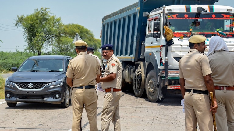 यूपी में हाई अलर्ट: सात एयरबेस पर सुरक्षा बल तैनात, नेपाल बॉर्डर से लेकर धार्मिक स्थलों की सुरक्षा टाइट Alert in up