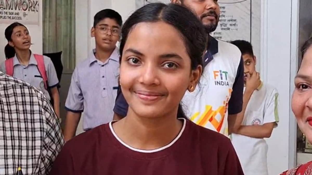 CBSE 12th Topper Ojasvi: अयोध्या की ओजस्वी ने सीबीएसई 12वीं एग्जाम में किया कमाल, मार्कशीट देख हिल जाएंगे CBSE 12th Topper Ojasvi Ved Marksheet, Ayodhya Ojasvi Ved, Ayodhya cbse 12th topper Ojasvi Ved, CBSE 12th Topper, 12th Topper, up news