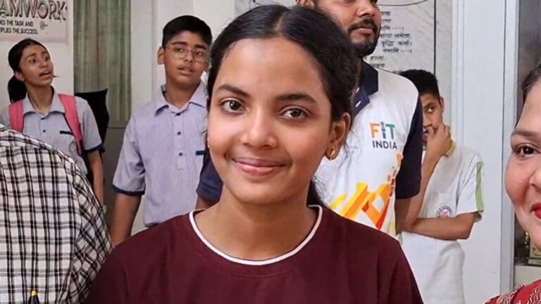 CBSE 12th Topper Ojasvi: अयोध्या की ओजस्वी ने सीबीएसई 12वीं एग्जाम में किया कमाल, मार्कशीट देख हिल जाएंगे CBSE 12th Topper Ojasvi Ved Marksheet, Ayodhya Ojasvi Ved, Ayodhya cbse 12th topper Ojasvi Ved, CBSE 12th Topper, 12th Topper, up news
