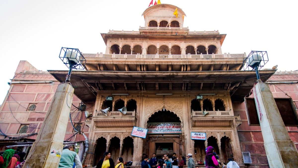 बांके बिहारी कॉरिडोर के लिए मंदिर फंड का होगा इस्तेमाल, सुप्रीम कोर्ट ने सुनाया ये अहम फैसला Banke Bihari Temple