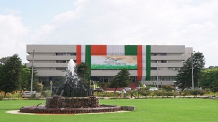 ₹1500 में डॉक्टर बनने का टिकट! PGI चंडीगढ़ में 160+ पदों पर निकली भर्ती, 26 मई को होगी परीक्षा UP Tak