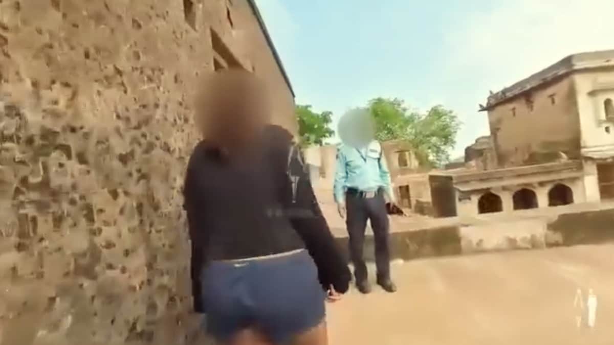 जैसलमेर पोर्न केस वाली यूपी की लड़की का अब कुलधरा से वीडियो आया, इसने डिलीवरी बॉय, ड्राइवर, बुजुर्ग किसी को नहीं छोड़ा Jaisalmer porn video case news, UP News, UP Viral video, Jaisalmer porn video case, Jaisalmer porn video case news, Jaisalmer, Jaisalmer viral video, Noida News, Noida, Noida viral video, Rajasthan video, Rajasthan news, जैसलमेर पोर्न वीडियो केस