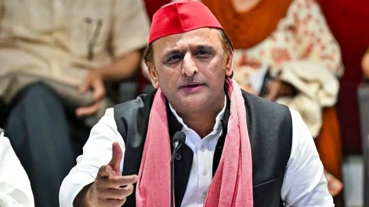 अखिलेश यादव ने कर ली पूरी मैथ! इस कैलकुलेशन से यूपी की 403 सीटों में बहुमत आने का किया दावा Akhilesh Yadav, Akhilesh Yadav news, Aditi Yadav, Aditi Yadav news, Aditi Yadav social media, up news, up politics, up viral news, अखिलेश यादव, अदिति यादव, सपा, यूपी न्यूज