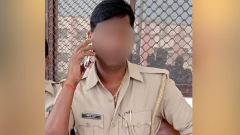 मदद मांगने थाने आई ब्यूटिशियन लेडी के साथ कॉन्स्टेबल सत्येंद्र ने बनाए शारीरिक संबंध! पर इस कहानी का अंत दुखद हुआ Bhadohi Crime News