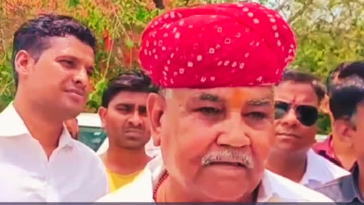 निकम्मा, भ्रष्ट अधिकारी...फतेहपुर सीकरी से BJP विधायक चौधरी बाबूलाल ने रेलवे अधिकारी को ये सब क्या कह दिया? Agra News